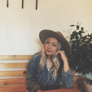 Meet your Posher, Mackenzie